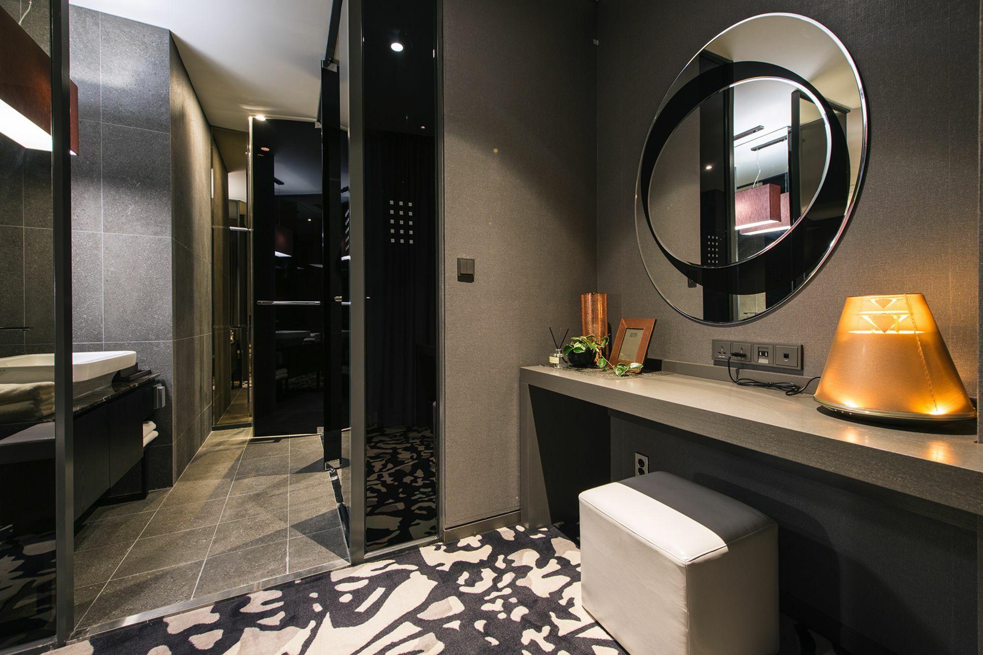 Best Louis Hamilton Hotel Changwon Exterior photo