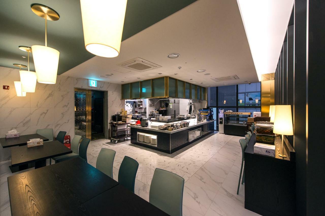 Best Louis Hamilton Hotel Changwon Exterior photo